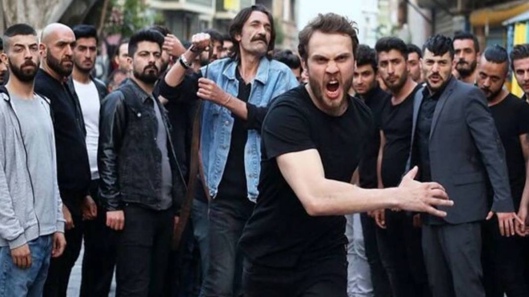 Çukur dizisinin yayın tarihi resmen belli oldu! Efsane oyuncu ile ekranlara geri dönüyor 1